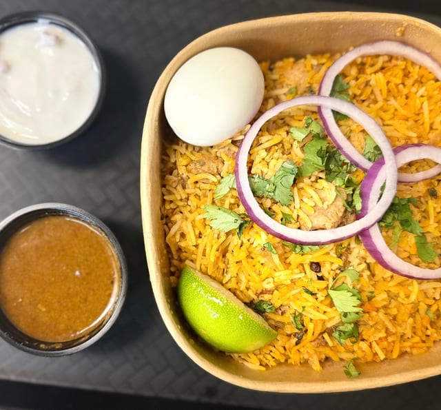 Bombay Chicken Dum Biryani.